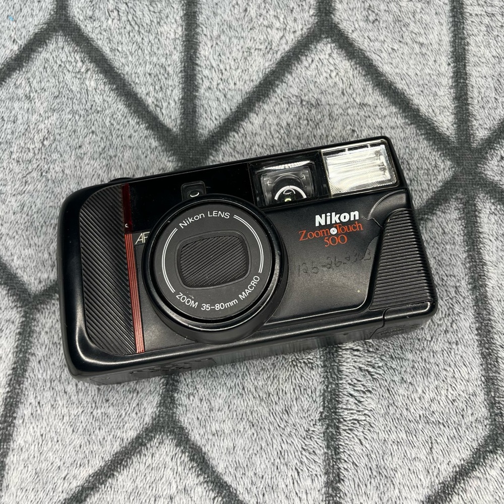 Nikon Zoom Touch 500 Film Camera 35-80mm Power Zoom Lens UNTESTED V